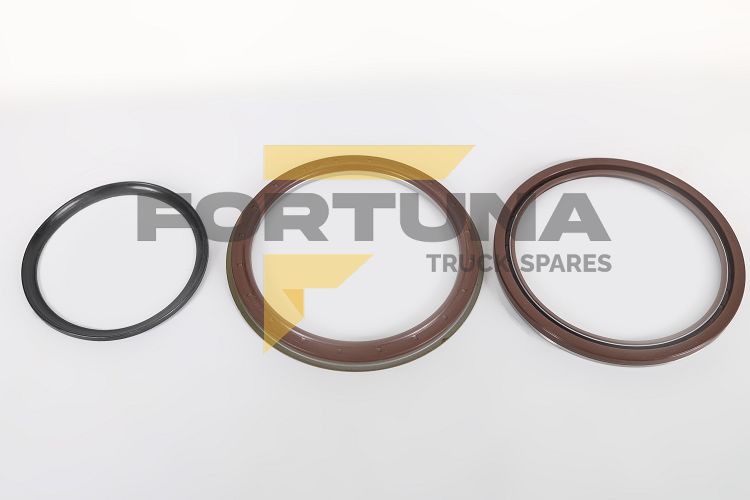 Imagem do produto KIT RETENTOR CUBO TRASEIRO VOLVO FH/NH/FM - Cód: FAP-12098